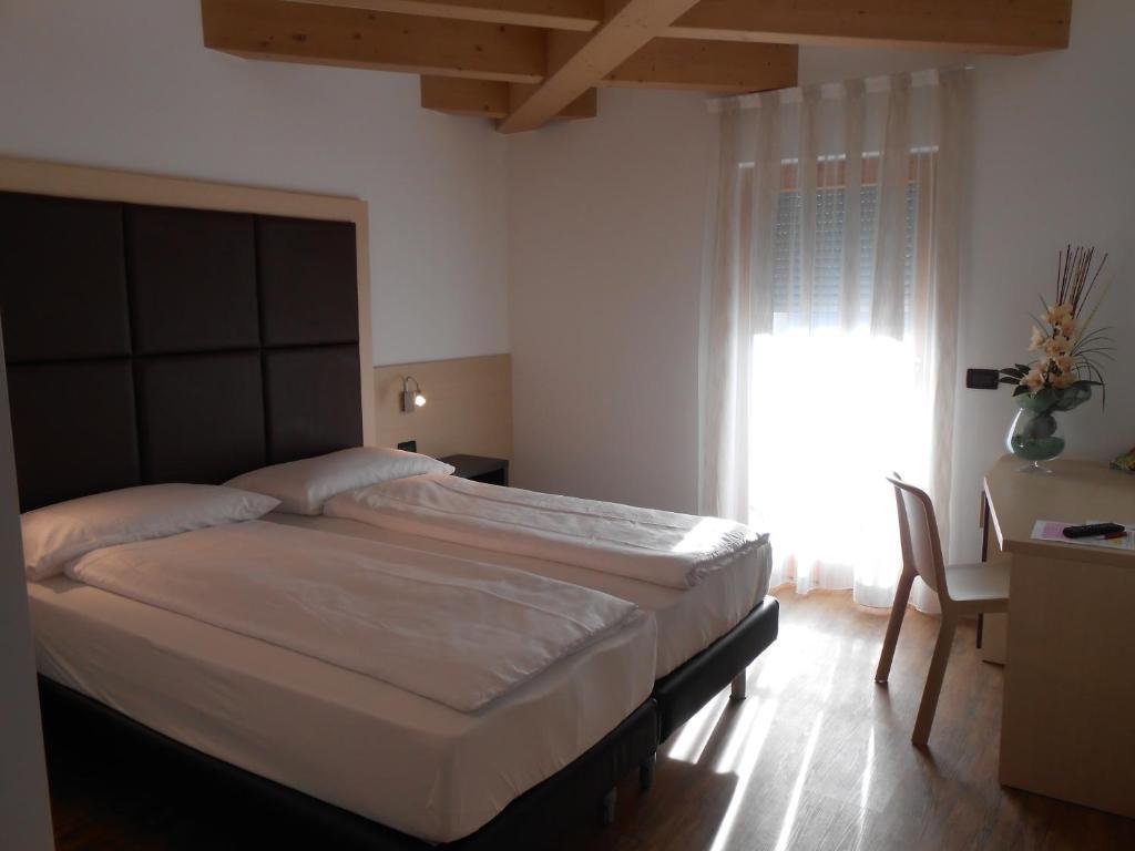 Villa Cameras Room And Breakfast Mori Zimmer foto