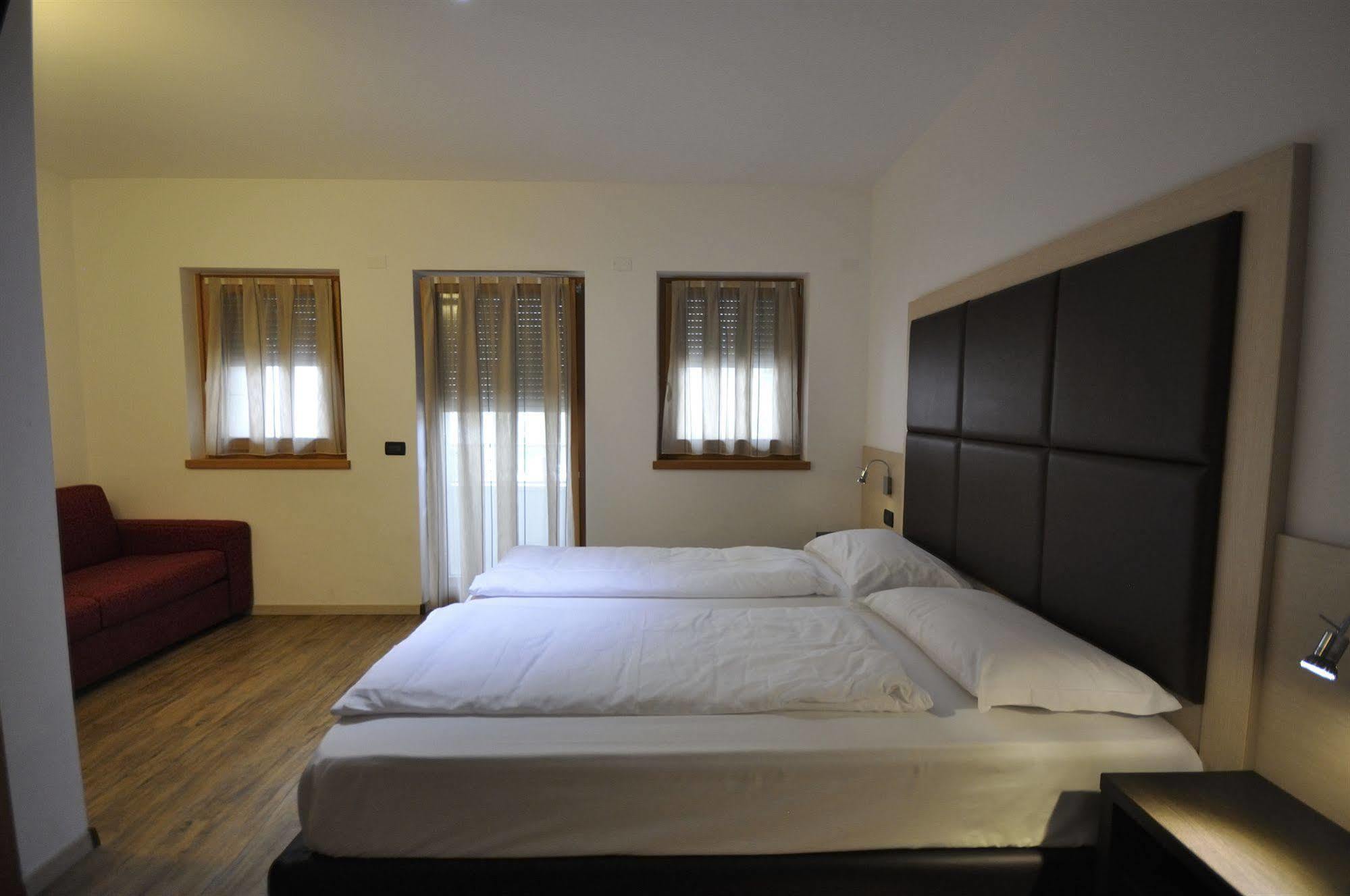 Villa Cameras Room And Breakfast Mori Exterior foto