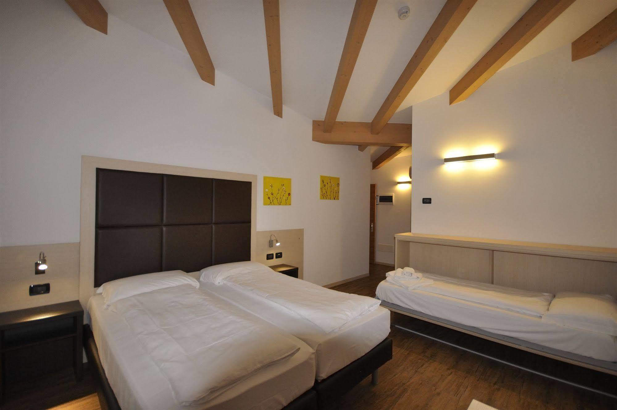 Villa Cameras Room And Breakfast Mori Exterior foto