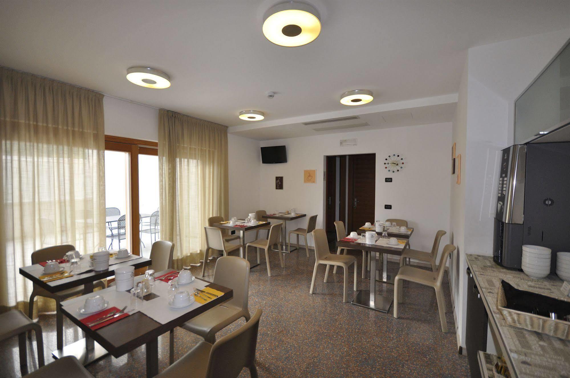 Villa Cameras Room And Breakfast Mori Exterior foto